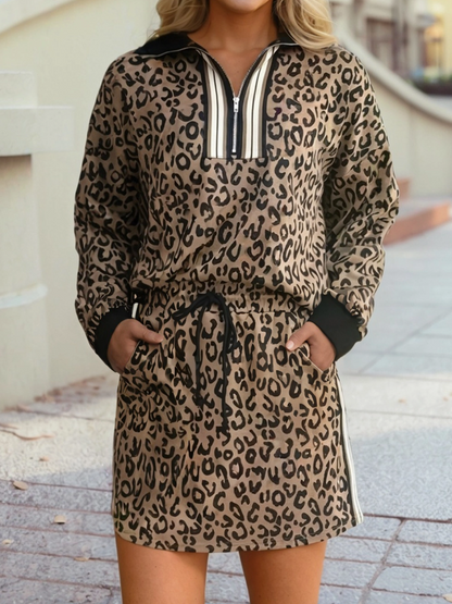 Leopard print dress with a zipper detail 