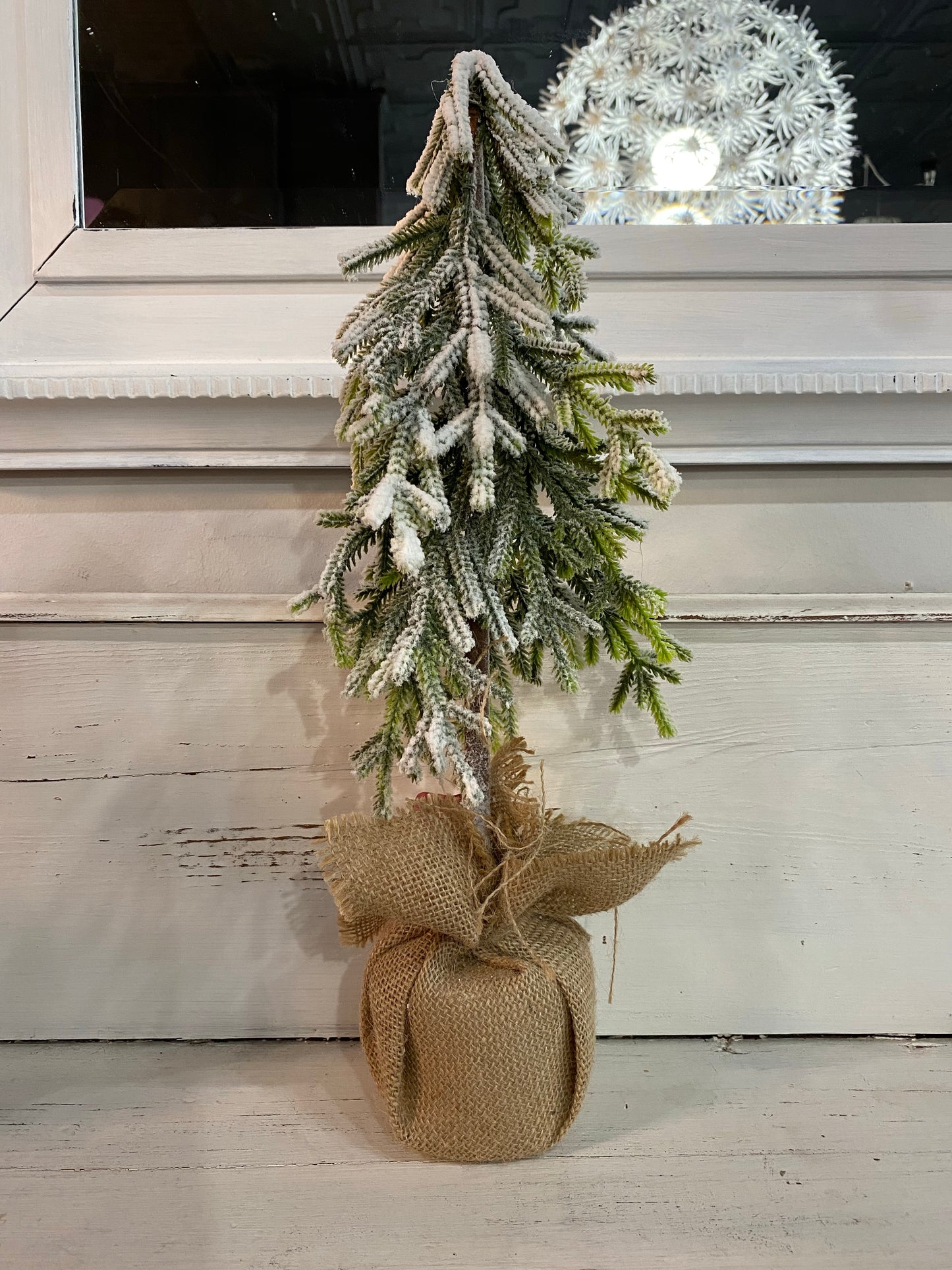Small Tree w/Snow